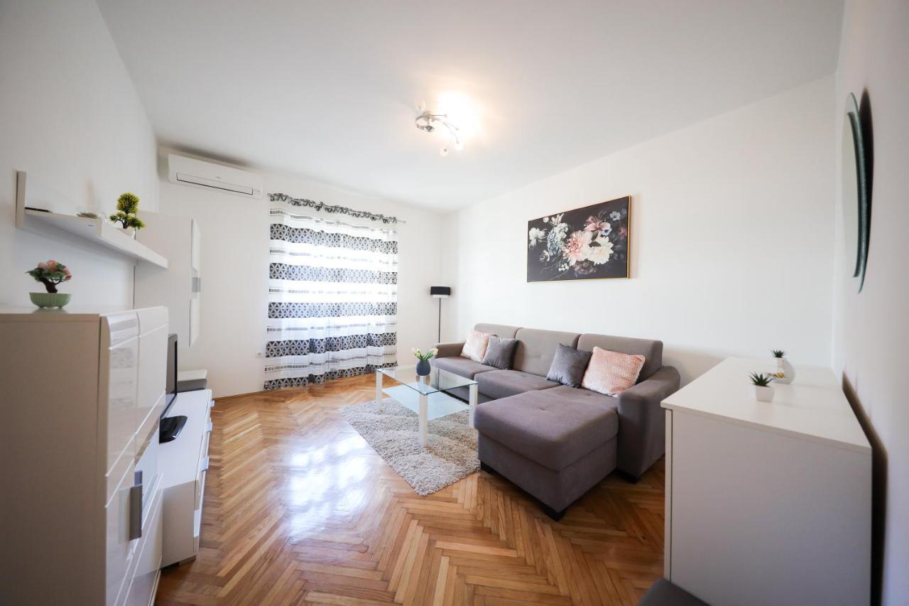 Zara City Center Apartment Exterior foto