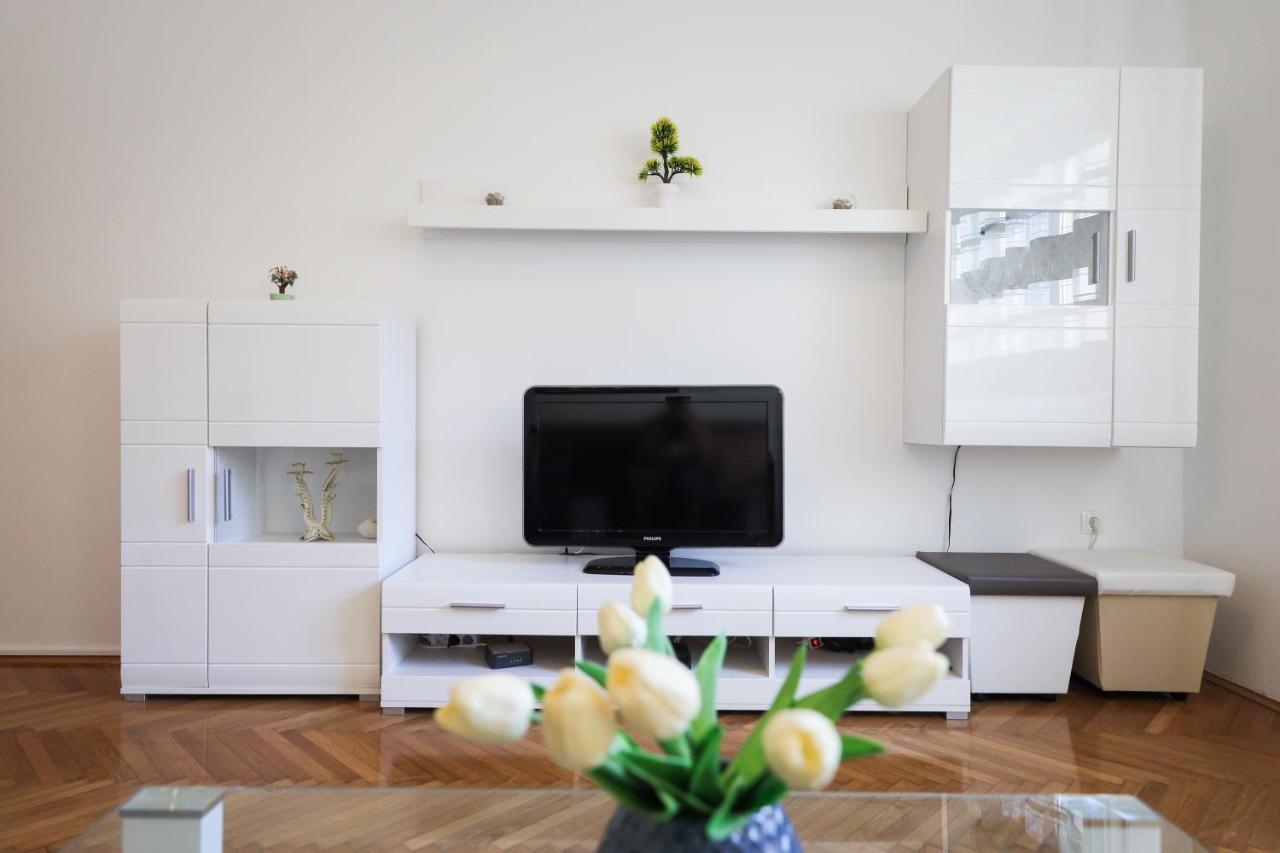 Zara City Center Apartment Exterior foto